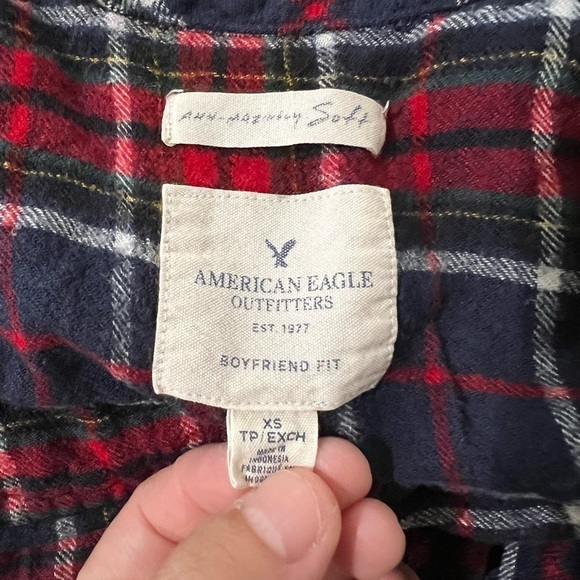 American Eagle Red Blue Plaid Long Sleeve Button Down Shirt - Picture 5 of 6